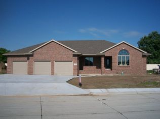 428 Redwood Rd, Grand Island, NE 68803