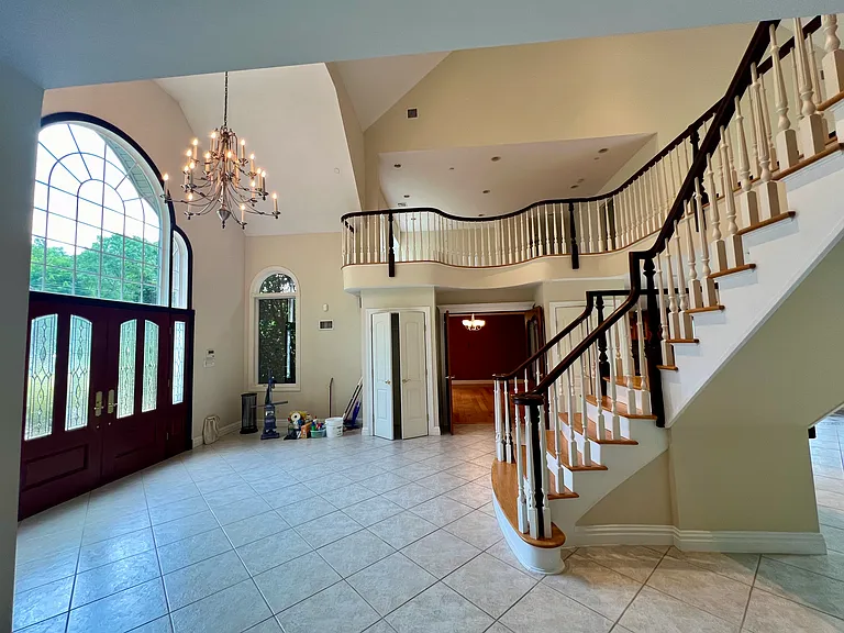 32 Topland Rd — Photo 6