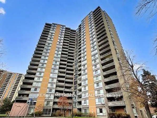 10 Martha Eaton Way #713, Toronto, ON M6M 5B3