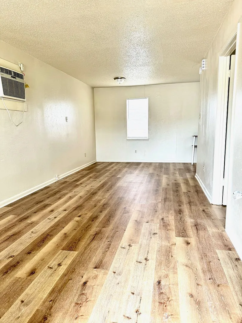 Building Photo - 408 Sunset Ln