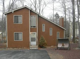 9811 Deerwood Ter, Tobyhanna, PA