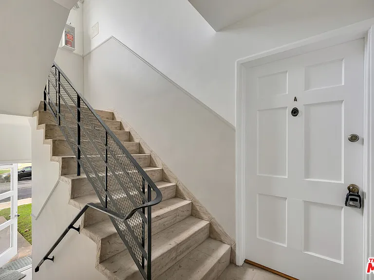 4086 Abourne Rd #A — Photo 32