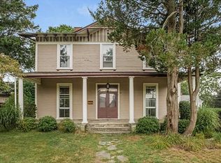82 Howland Ave, Jamestown, RI 02835