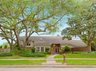 1667 Creekside Dr, Sugar Land, TX 77478