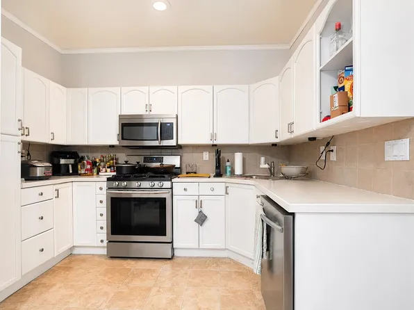 803 Willow Avenue image 1 of 16