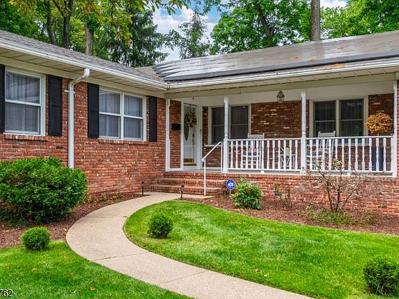 3rd image of 12 Ravine Rd