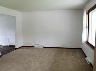 121 Hidden Cove Ct, Rossford, OH 43460