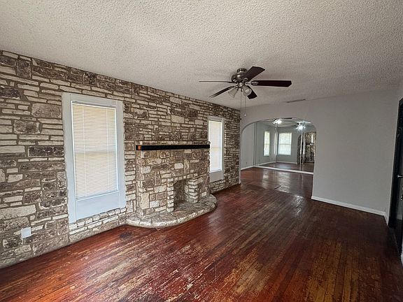 3rd image of 315 Hermine Blvd
