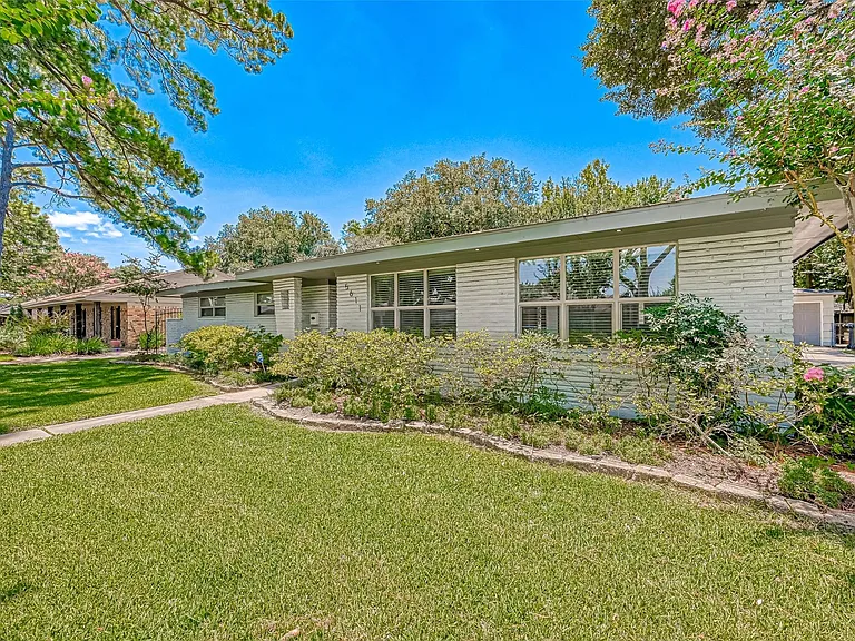 5611 Briarbend Dr — Photo 5