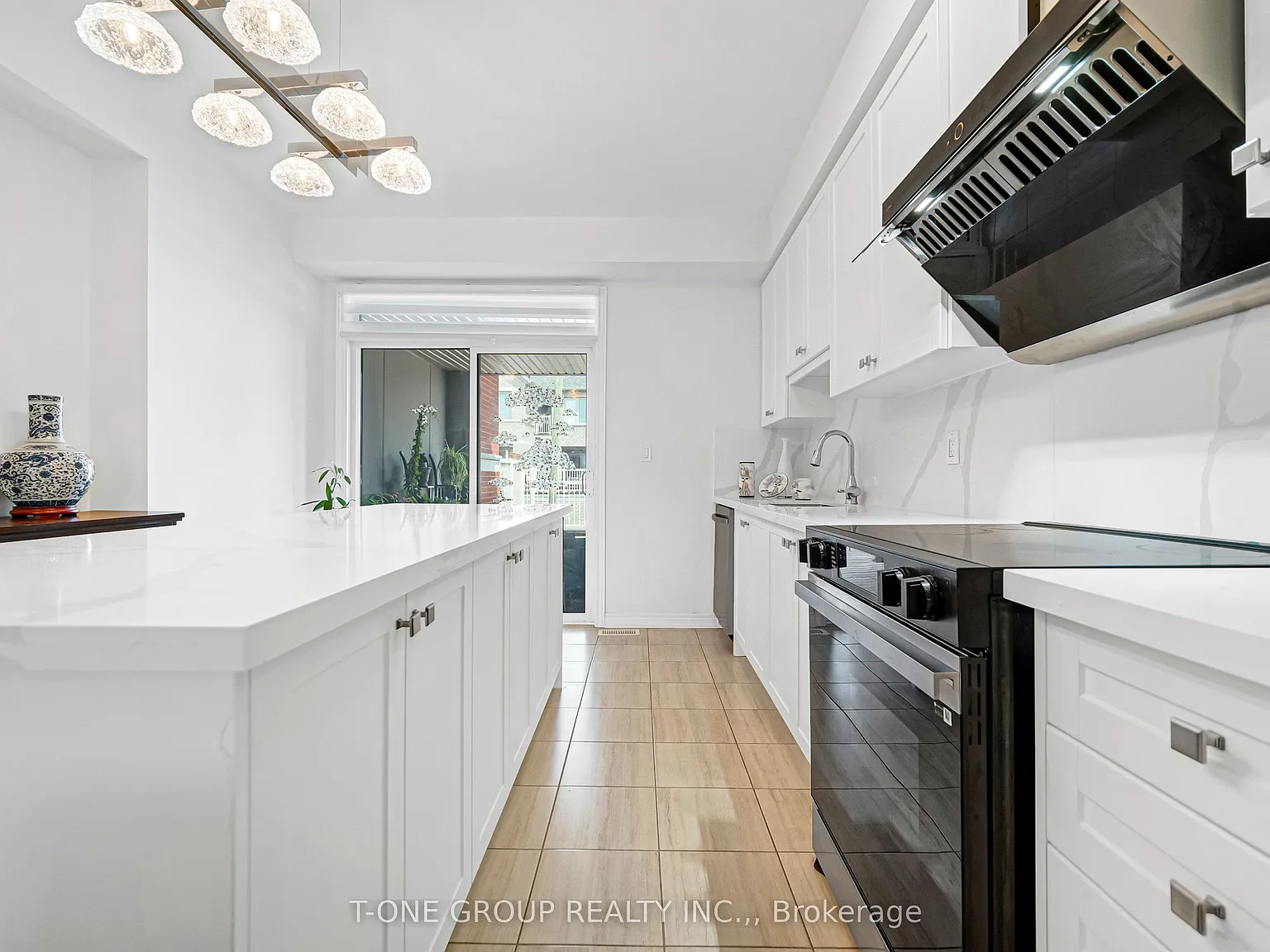 3 bed, $2,900 — Photo 4
