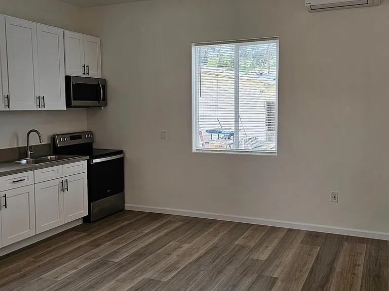 789 Grossmont Ave #B — Photo 3