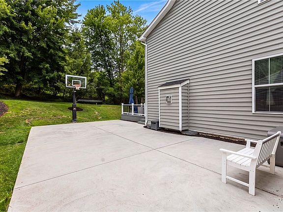 3rd image of 231 Eddie Lewis Dr