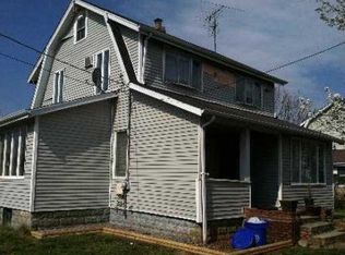 1 Summers Pl, Freeport, NY 11520