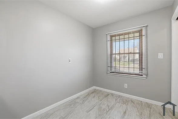 19437 Tireman St — Photo 13