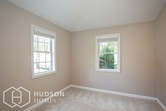 3rd image of 124 Woodside Dr