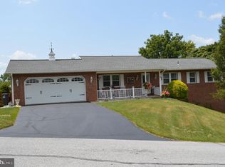 11 Enck Dr, Boiling Springs, PA 17007