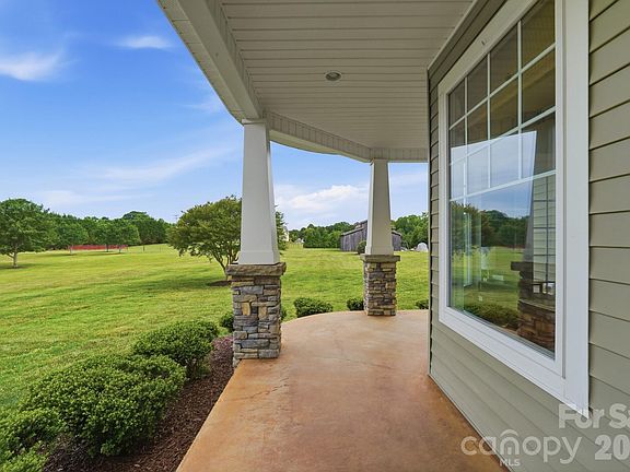 5th image of 3048 Seagletown Rd