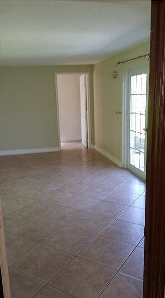 2nd image of 1750 Mayo St