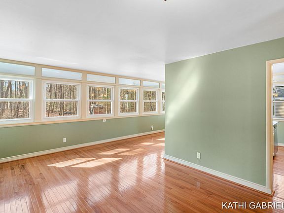 5th image of 18091 Lovell Rd