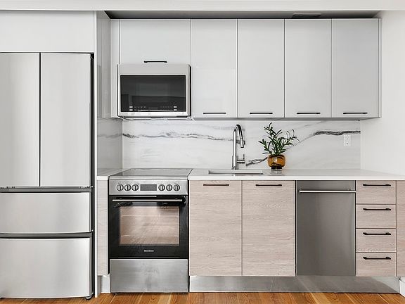 5th image of 50 Clarkson Ave #2002