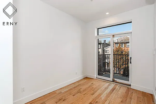 Rented by ERNY LLC | media 12