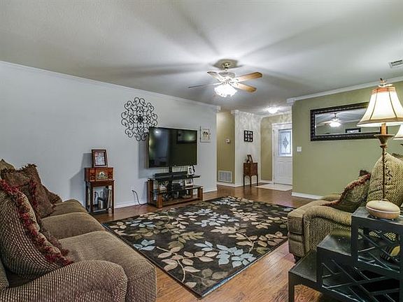 5th image of 1300 W Buffalo Trl