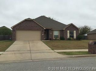 5805 N 32nd St, Broken Arrow, OK 74014