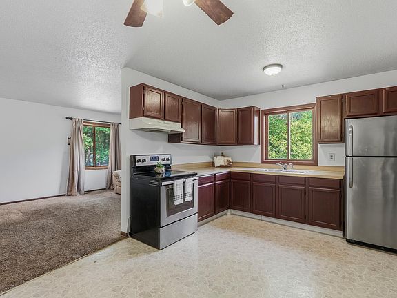3rd image of 1325 Xylon Ave N