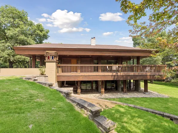 273 Turnberry Ct, Hudson, WI 54016