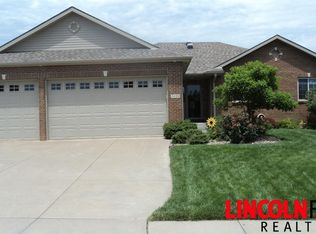 2434 Nick Rd, Lincoln, NE 68512