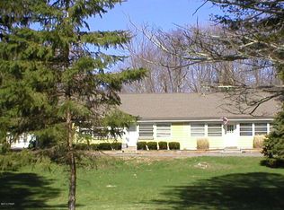 112 River Rd, Millrift, PA 18340