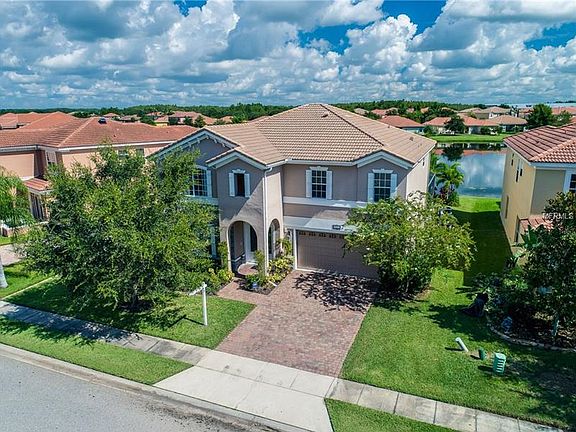 3rd image of 3845 Shoreview Dr