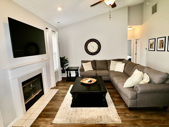 4th image of 10130 Long Meadow Dr