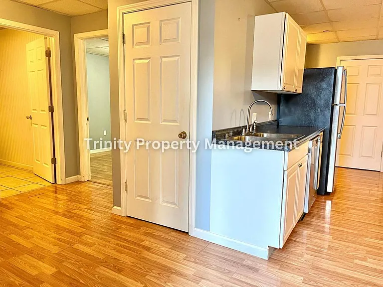 53 Marion St #E — Photo 2
