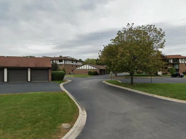 11015 S Theresa Cir APT 1D, Palos Hills, IL 60465