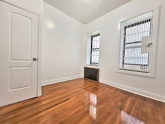 3rd image of 319 E 108th St #B1