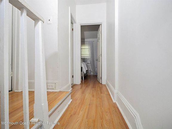 3rd image of 258 Clay St