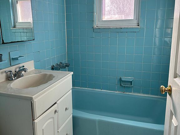 2nd image of 2614 Harding Ave Floor 2