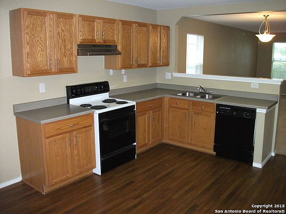 5th image of 144 Katie Ct