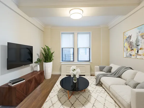 210 W 70th St, New York, NY