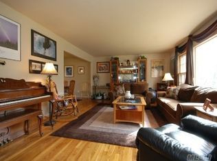 17 Dogwood Dr, Smithtown, NY 11787
