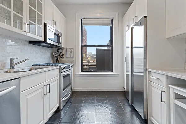 Sold by Compass | media 6