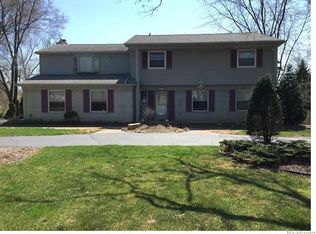 2714 Bay Dr, West Bloomfield, MI
