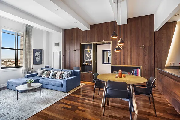 Sold by Stribling | media 2