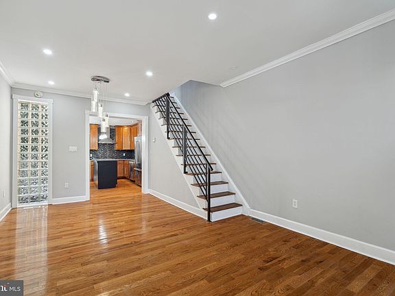 3rd image of 3236 N Woodstock St