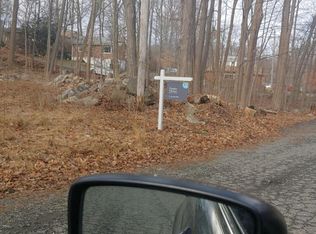 17 W Croton Dr, Carmel, NY 10512