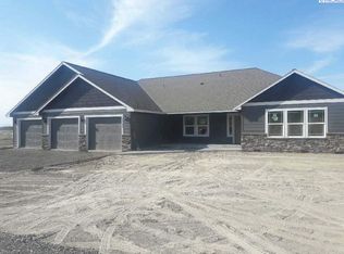 37220 Coyote Cross Prse, Kennewick, WA 99337