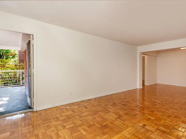 1180 Midland — Photo 13