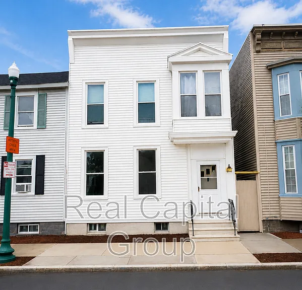 412 2nd St #1 — Photo 1