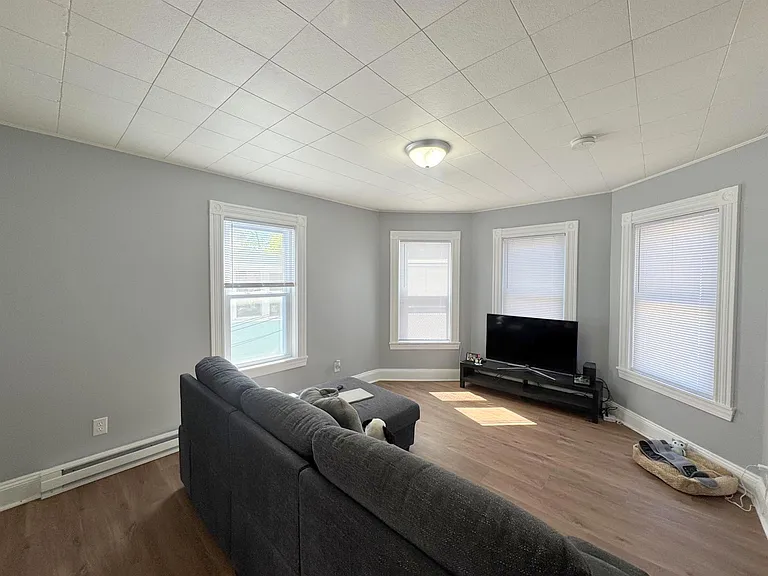 32 Claremon St #1 — Photo 6